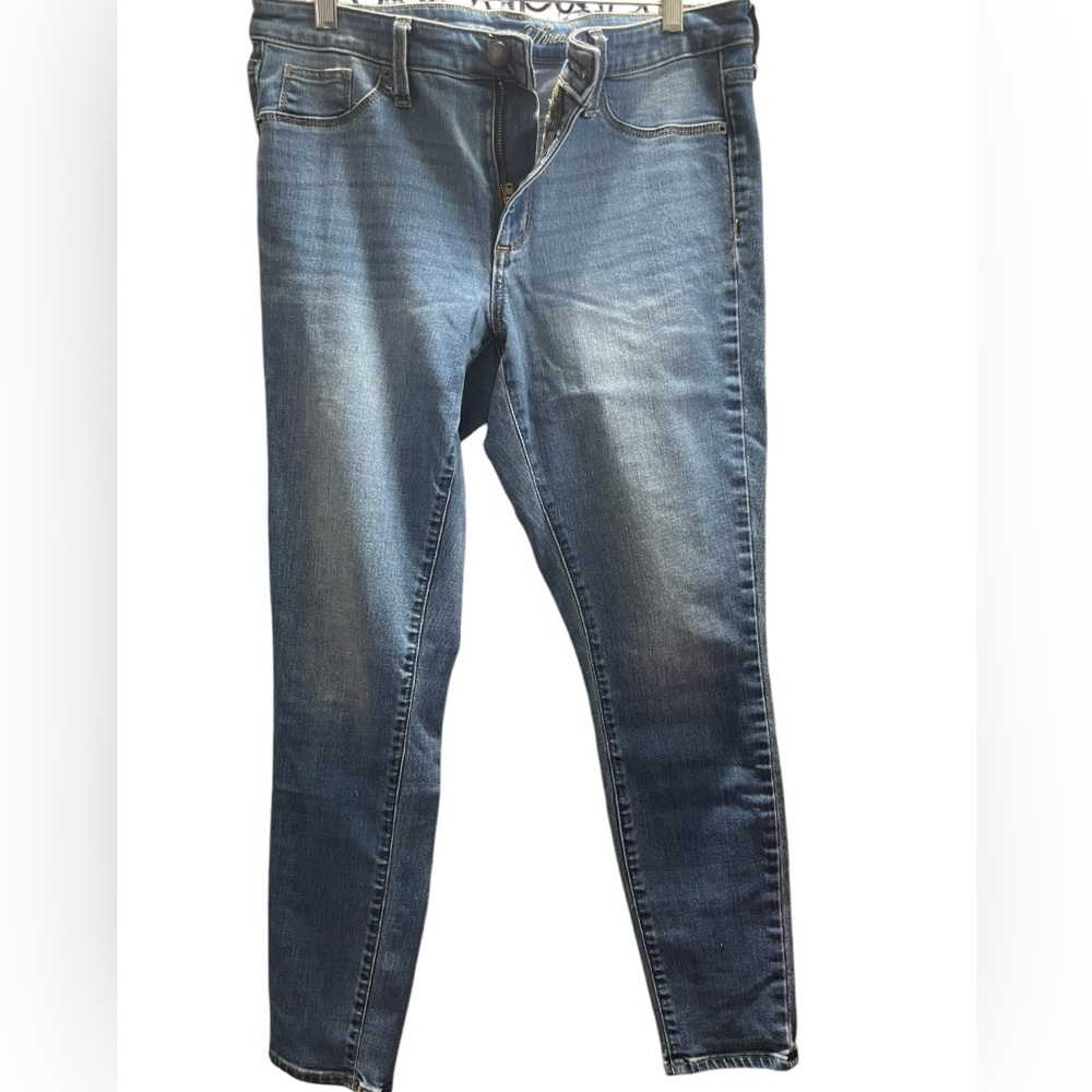 Universal Thread Blue Skinny Jeans with Stretch